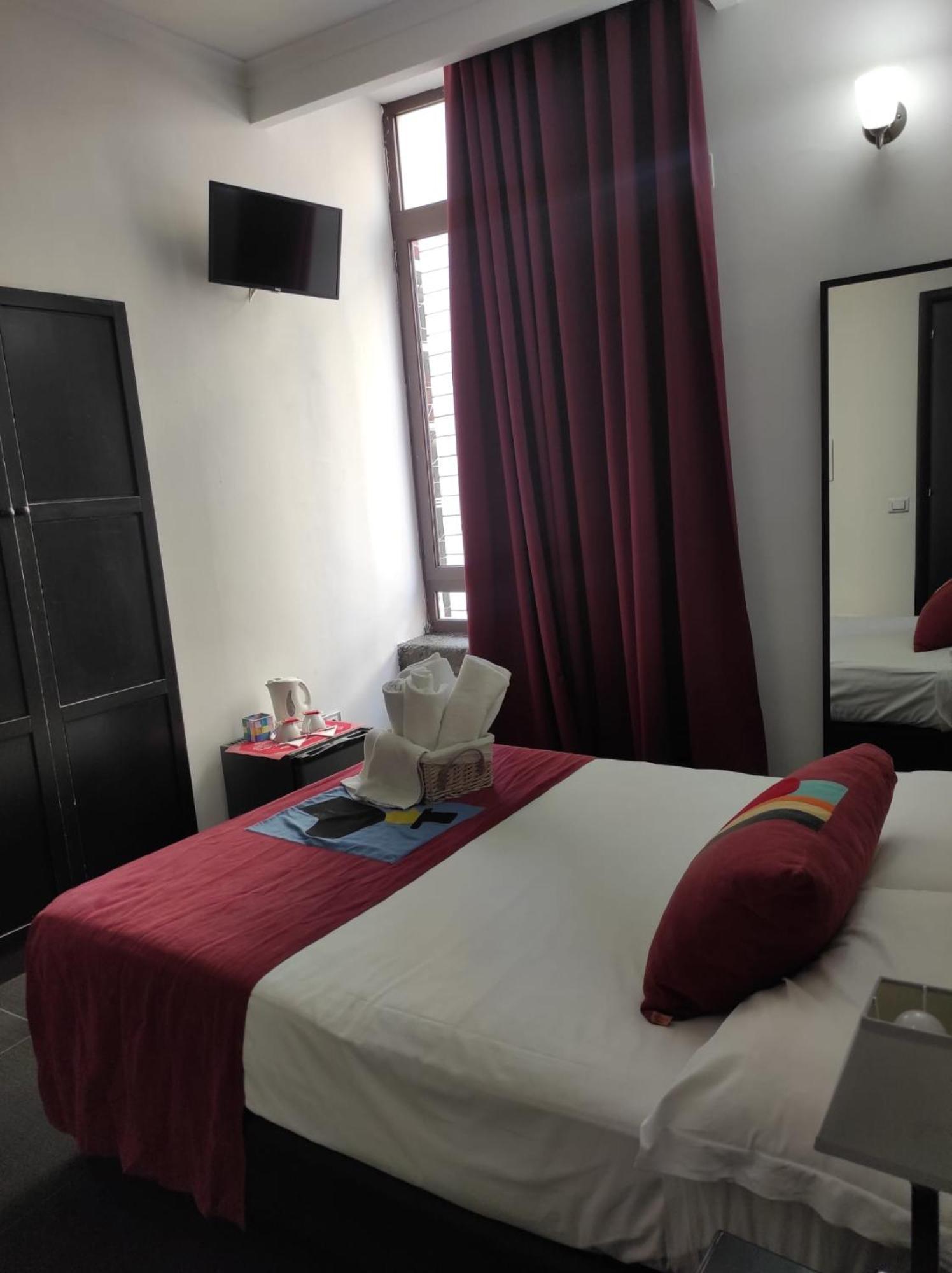 Hotel Plebiscito Aparthotel Napoli Eksteriør bilde