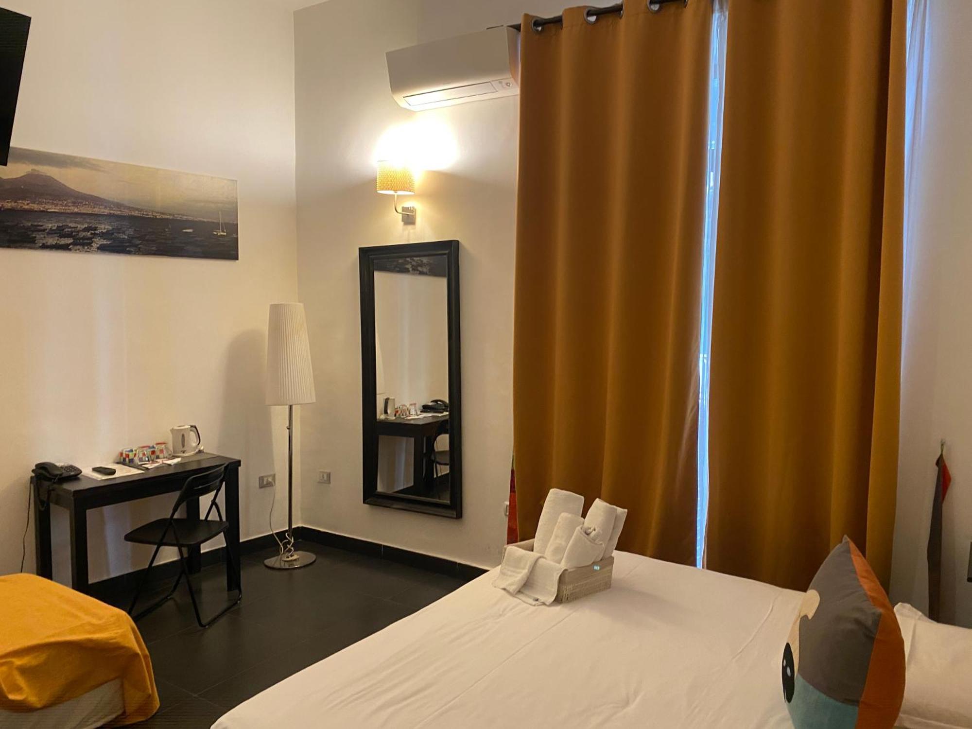 Hotel Plebiscito Aparthotel Napoli Eksteriør bilde